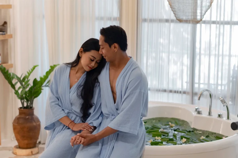 Couple enjoying Balinese massage at Jaens Spa Ubud wellness retreat