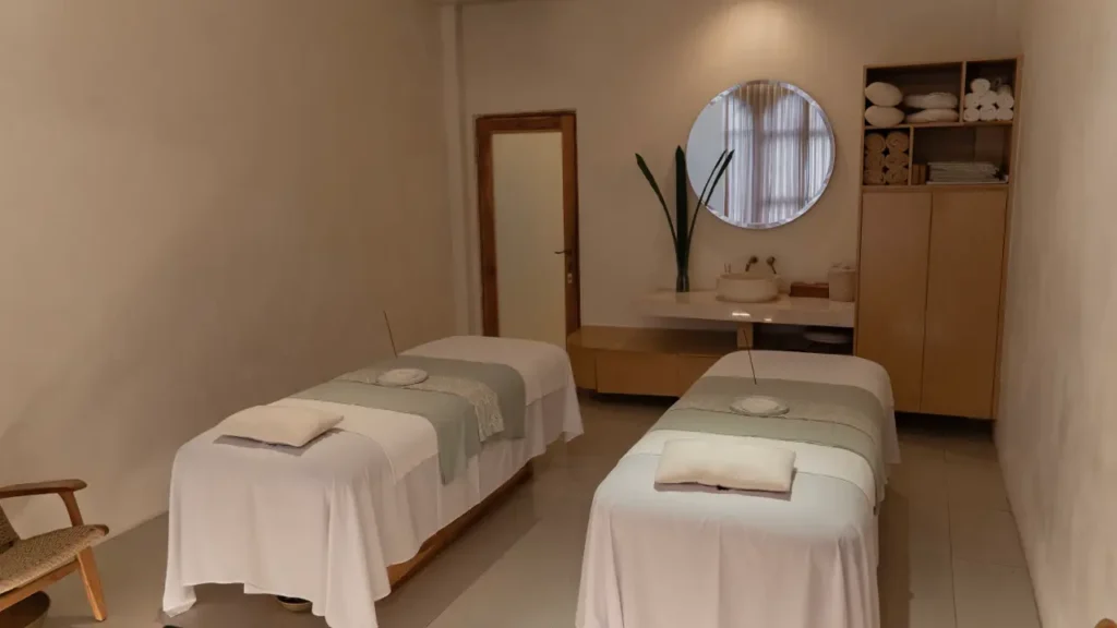 Peaceful spa room for day spa treatment in Ubud