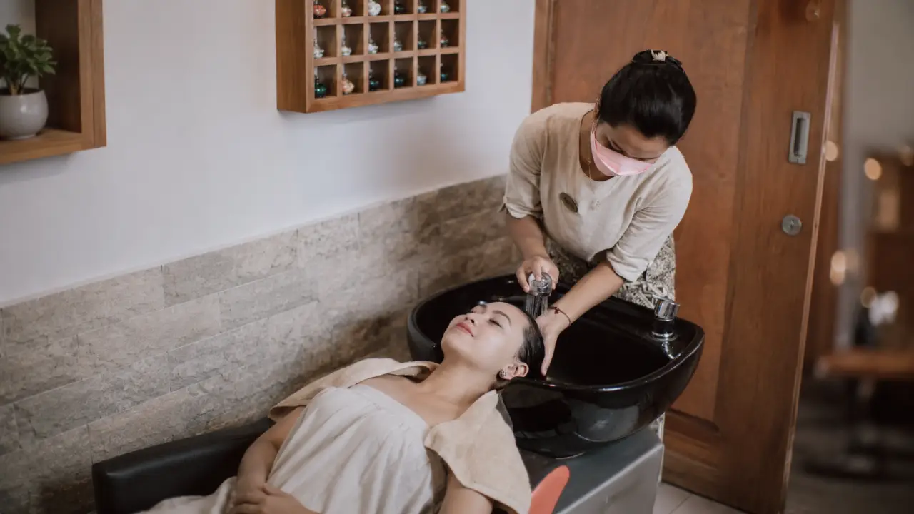 Hair spa Ubud treatment room with calm Jaens Spa ambience