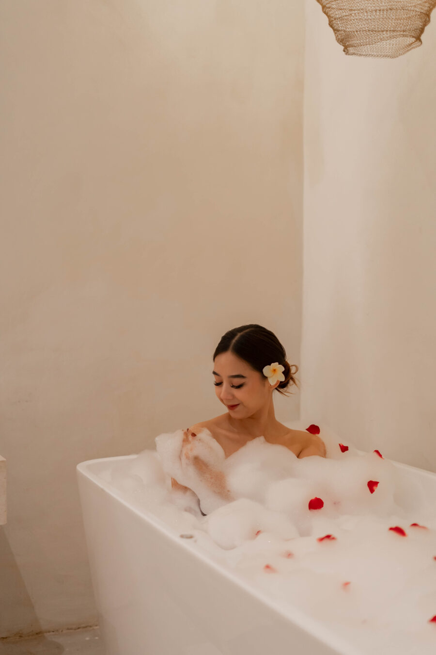 Traditional Balinese wellness flower bath experience at Jaens Spa Ubud 