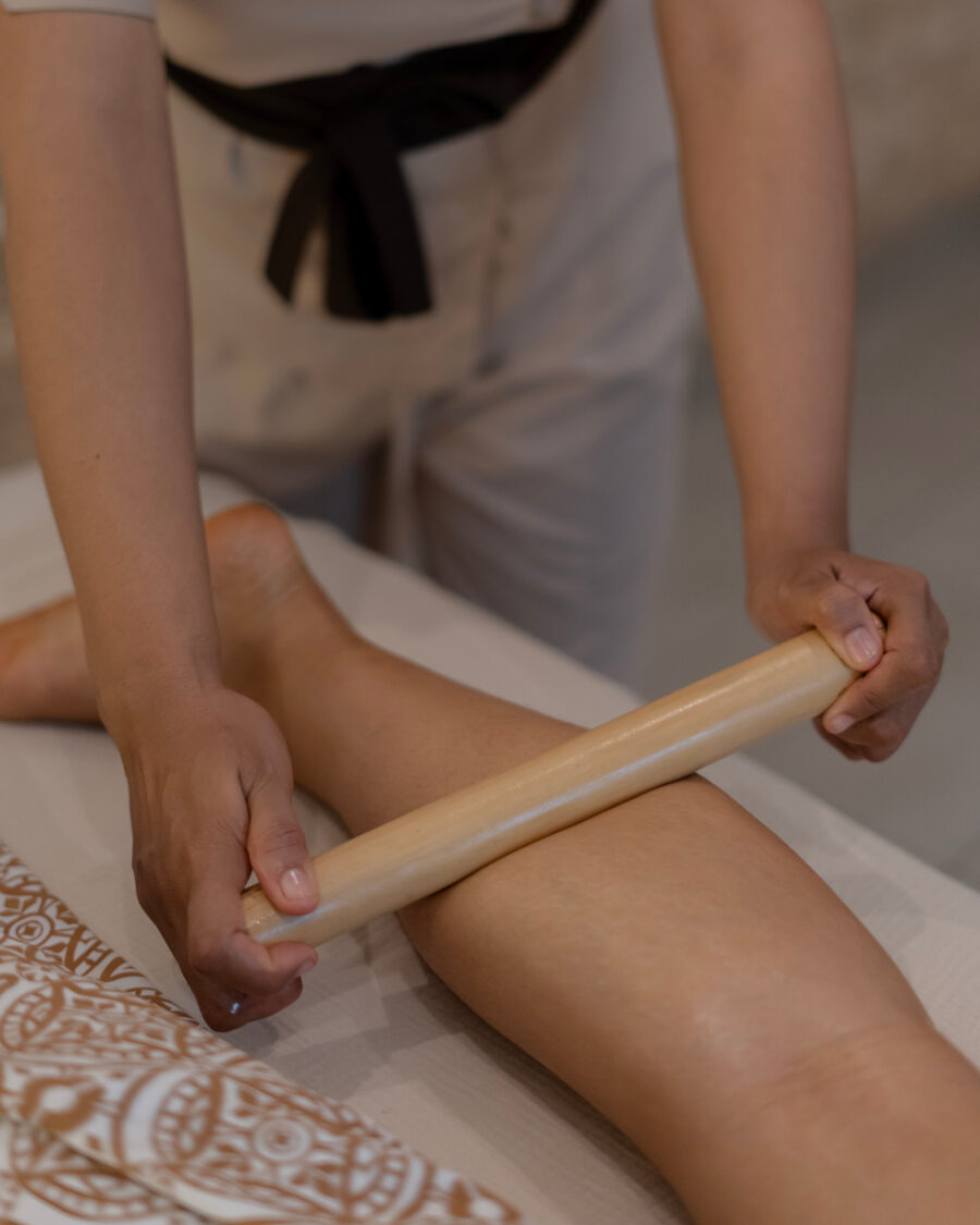Foot pressure and reflexology inspired spa treatment